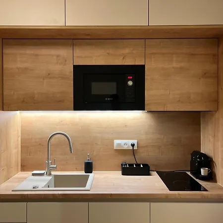 Stylish Studio At 500 Bytov