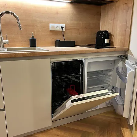 Stylish Studio At 500 Bytov * Bratislava